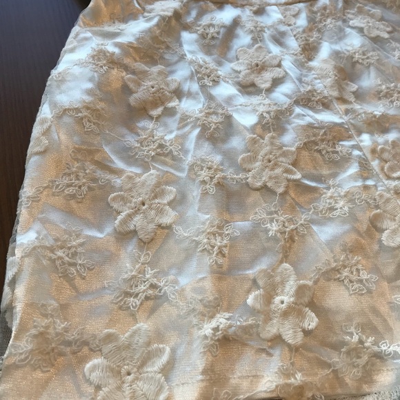 Lace romper - Picture 2 of 4